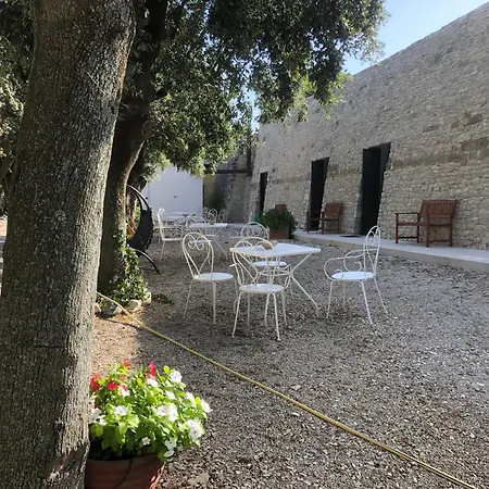 Ai Pilieri Di Bagnoli Castel Del Monte (Apulia)